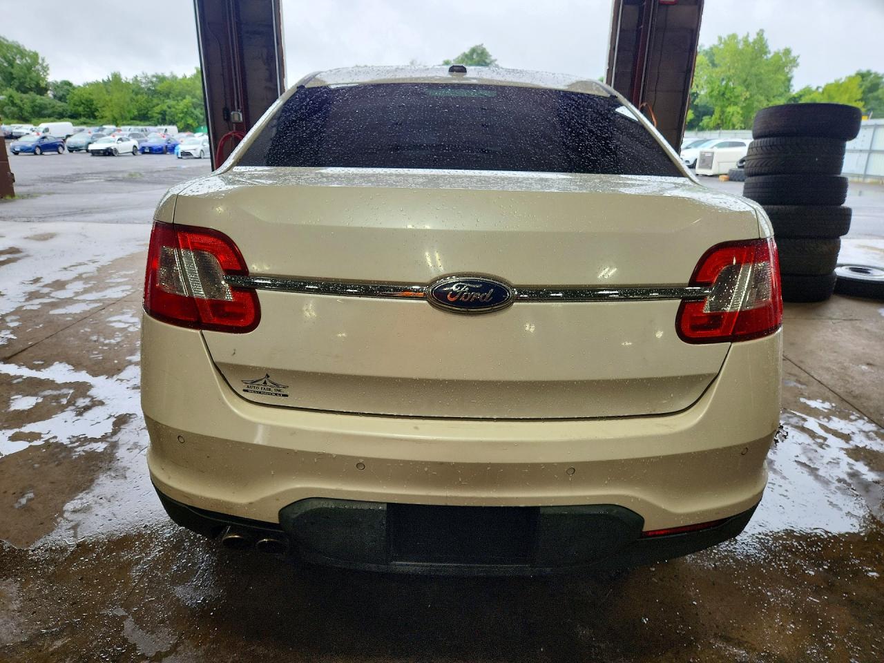 2011 Ford Taurus Sel White vin: 1FAHP2EWXBG100579