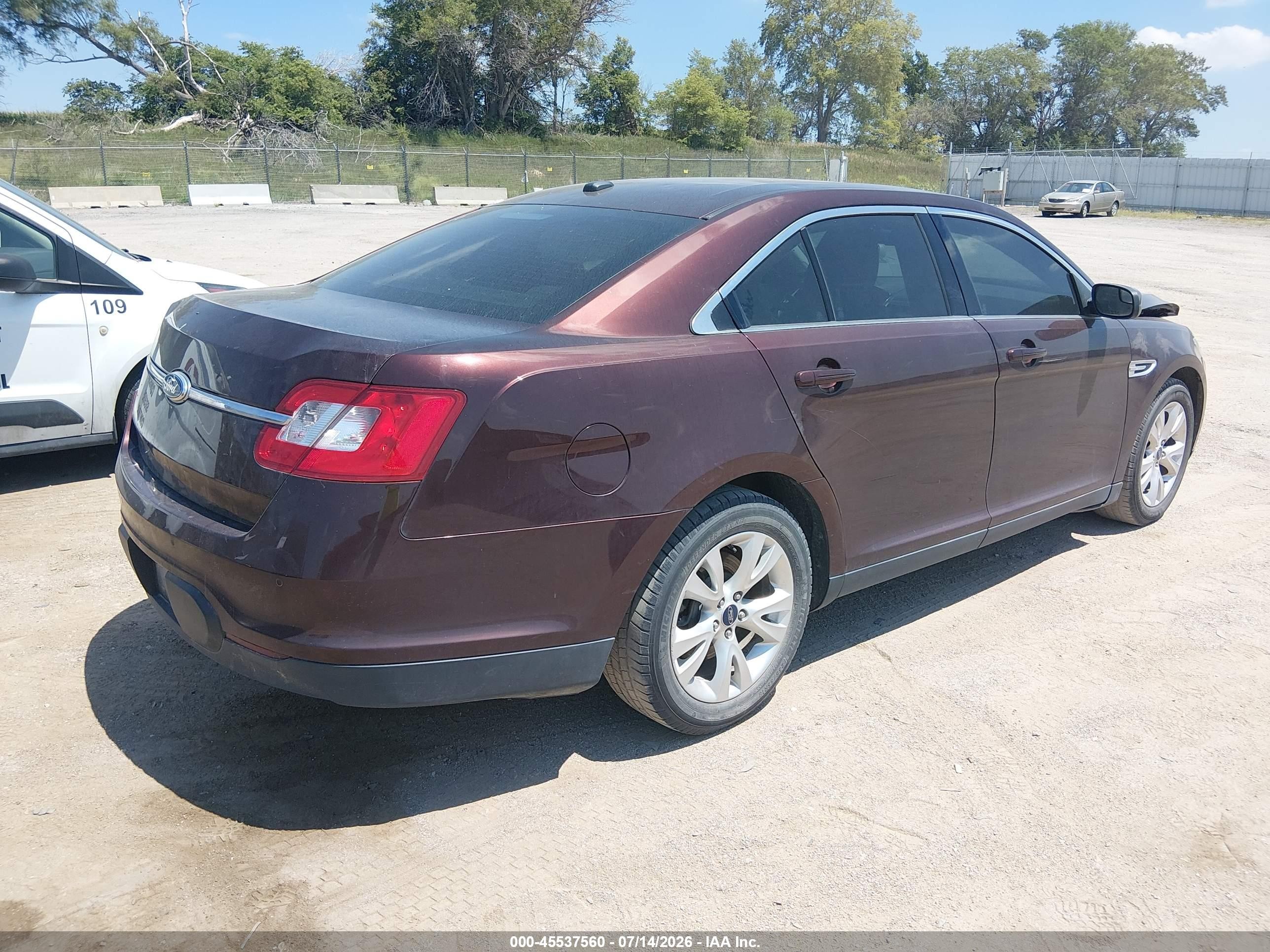 2012 Ford Taurus Sel Maroon vin: 1FAHP2EWXCG123815