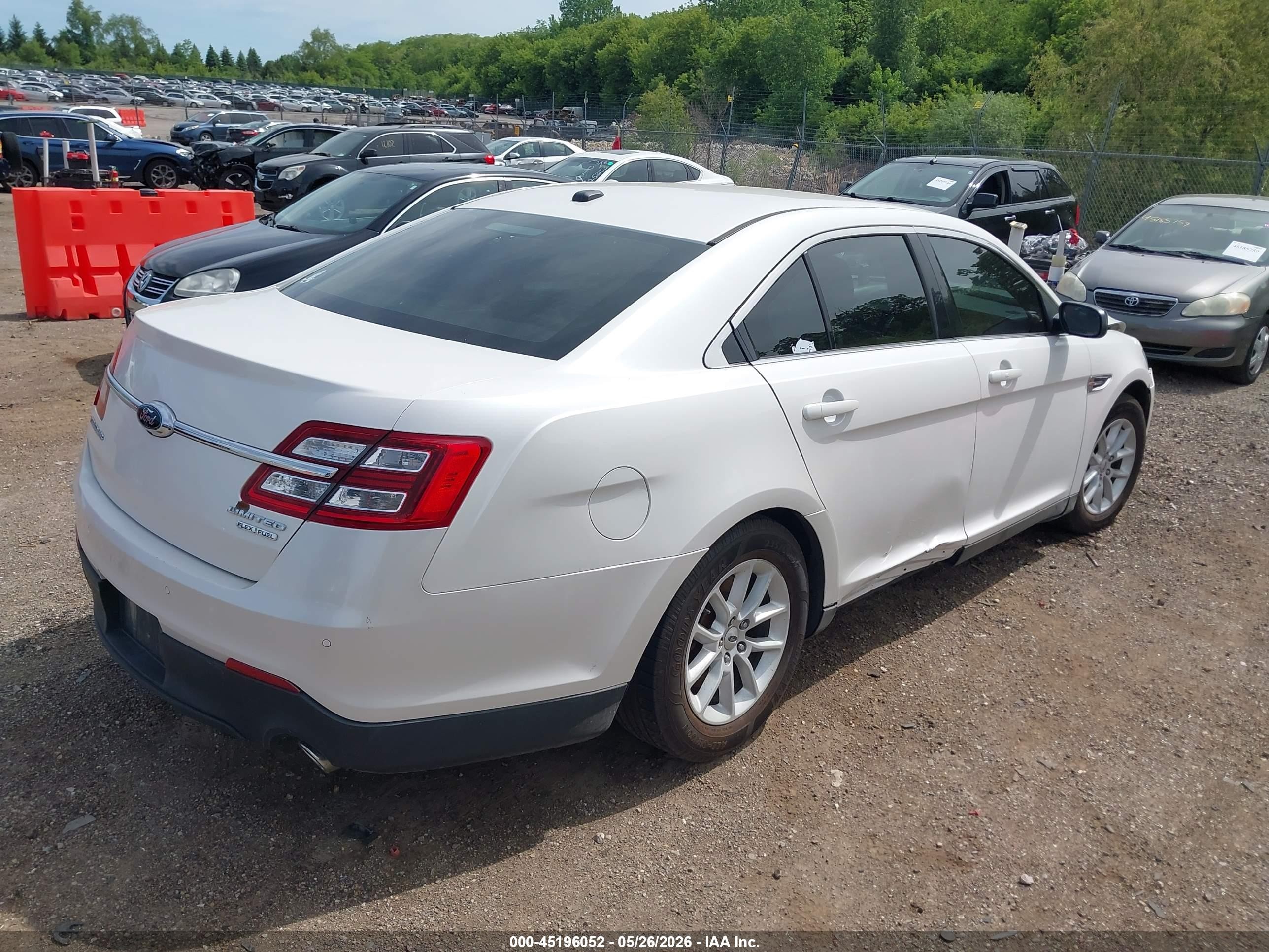2013 Ford Taurus Limited White vin: 1FAHP2F80DG117569