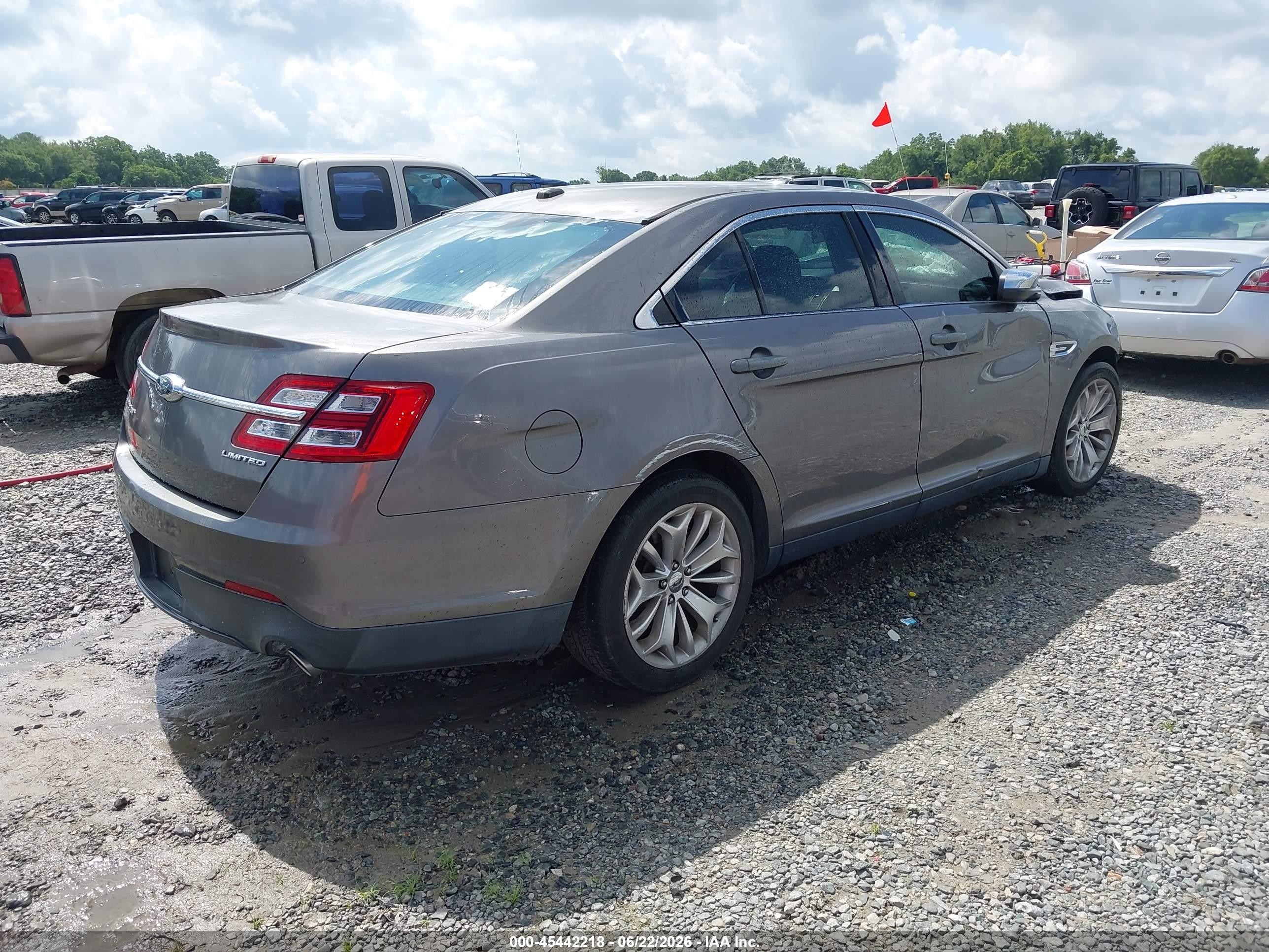 2013 Ford Taurus Limited Silver vin: 1FAHP2F80DG188545
