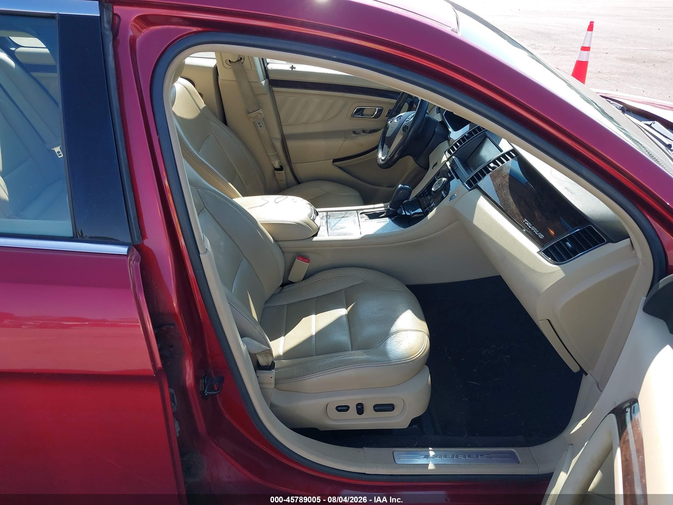 2013 Ford Taurus Limited Red vin: 1FAHP2F80DG218367