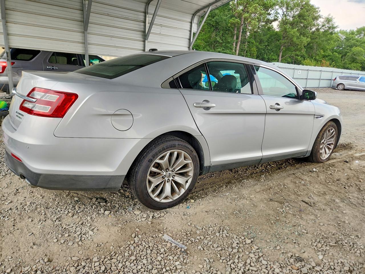 2013 Ford Taurus Limited Silver vin: 1FAHP2F80DG218434