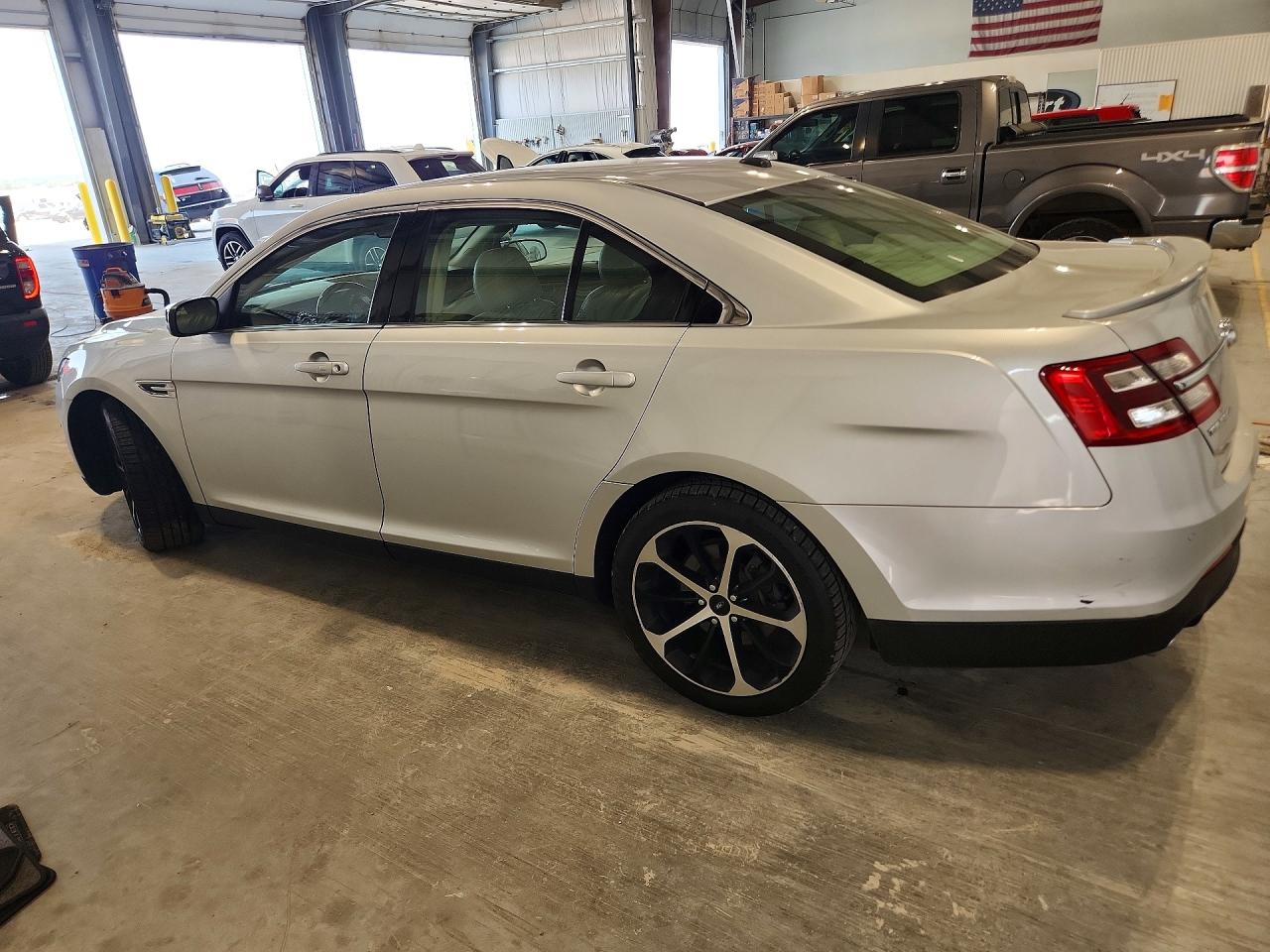 2014 Ford Taurus Limited Silver vin: 1FAHP2F80EG115211