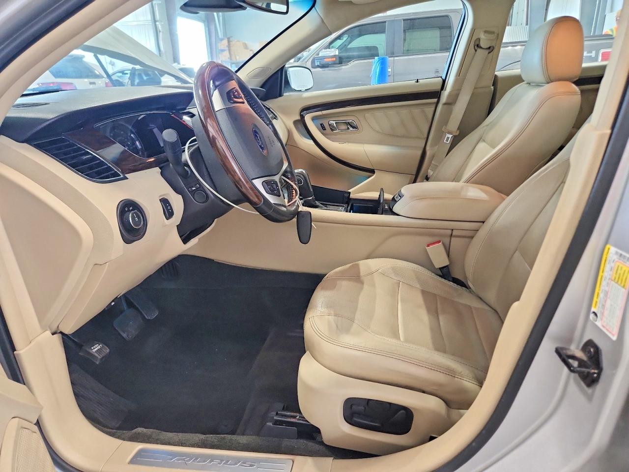 2014 Ford Taurus Limited Silver vin: 1FAHP2F80EG115211