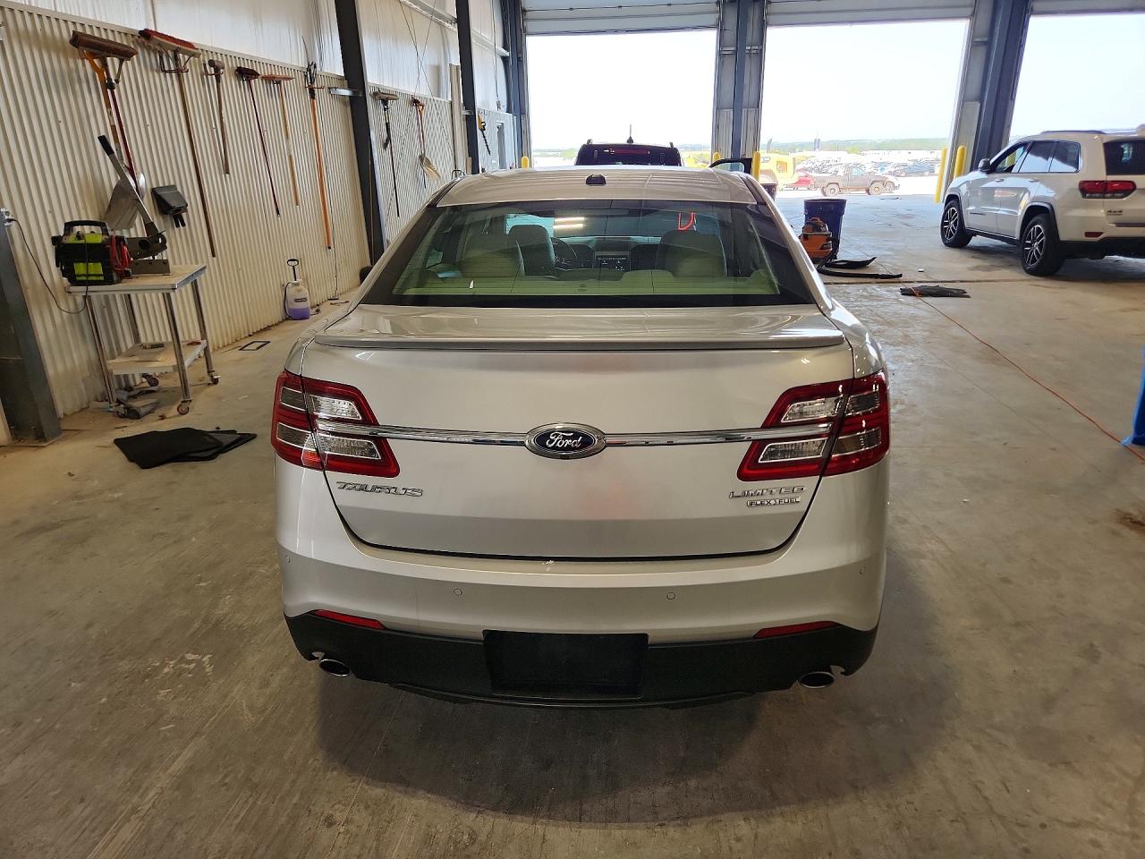 2014 Ford Taurus Limited Silver vin: 1FAHP2F80EG115211