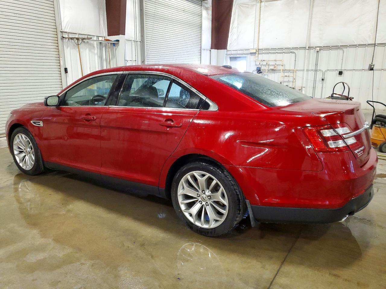 2014 Ford Taurus Limited Red vin: 1FAHP2F80EG167860