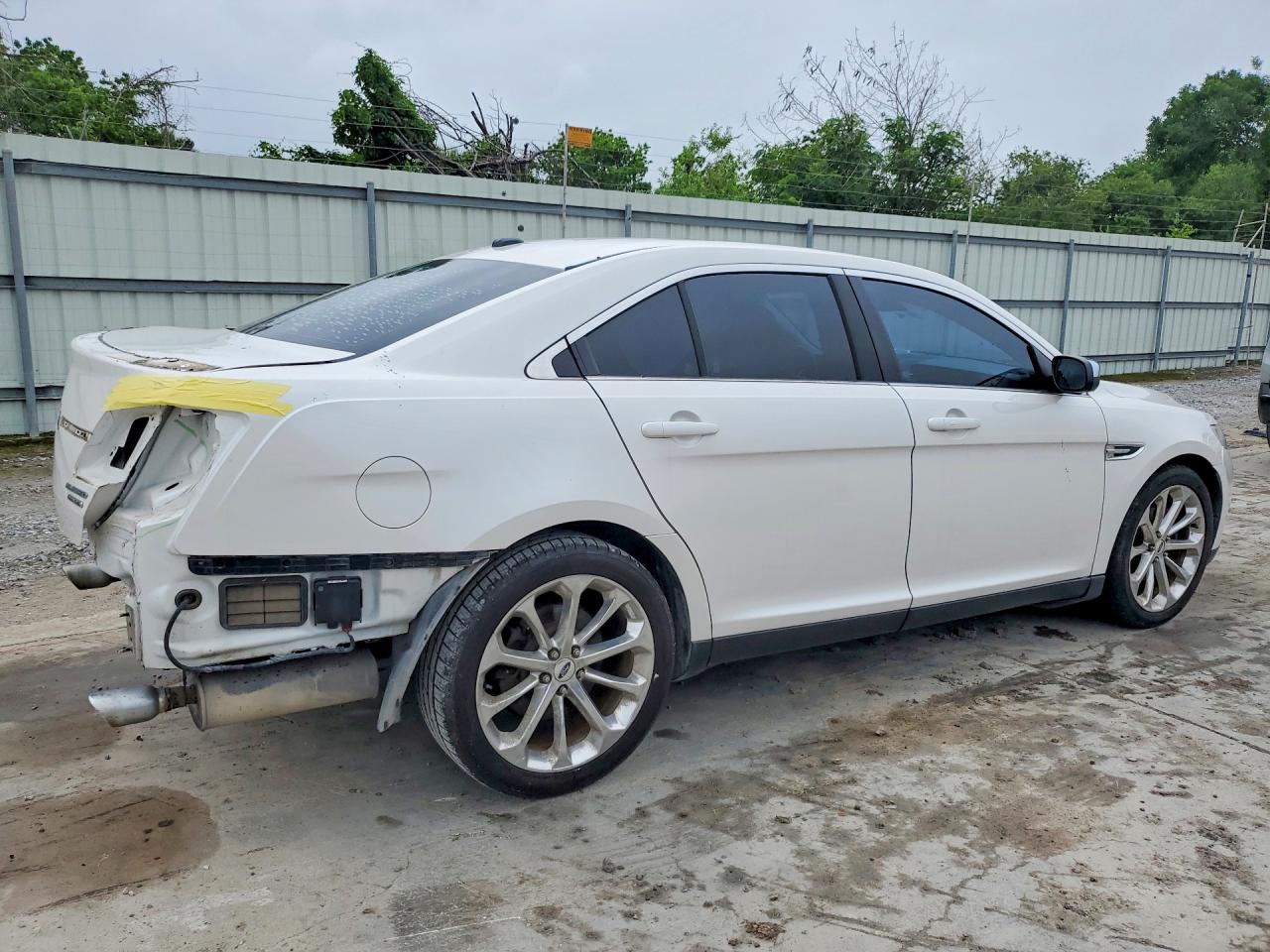 2015 Ford Taurus Limited White vin: 1FAHP2F80FG172798
