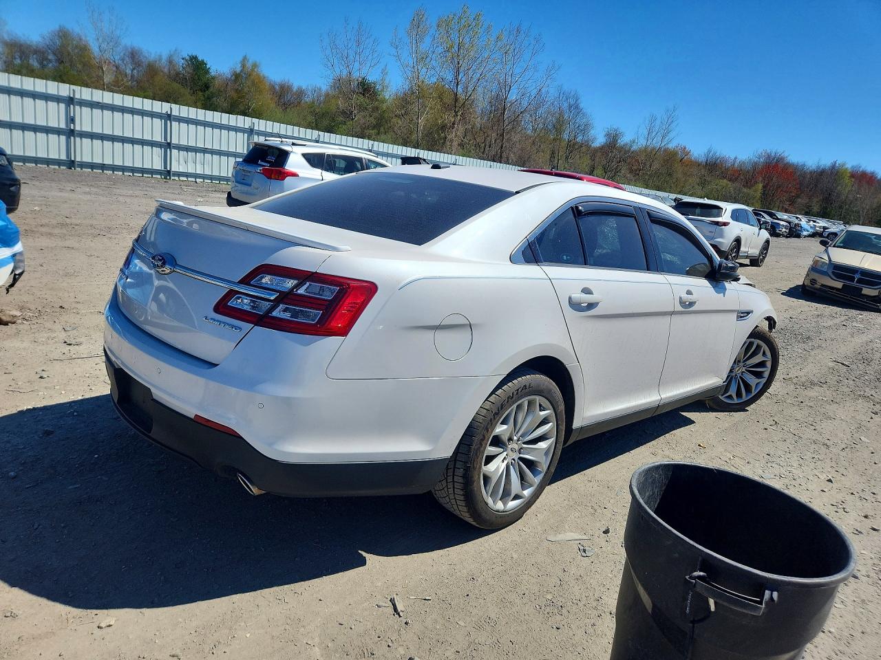 2015 Ford Taurus Limited White vin: 1FAHP2F80FG182263