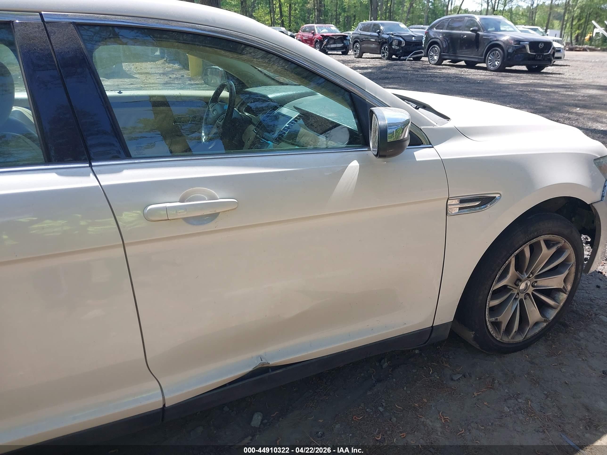 2013 Ford Taurus Limited White vin: 1FAHP2F81DG104619