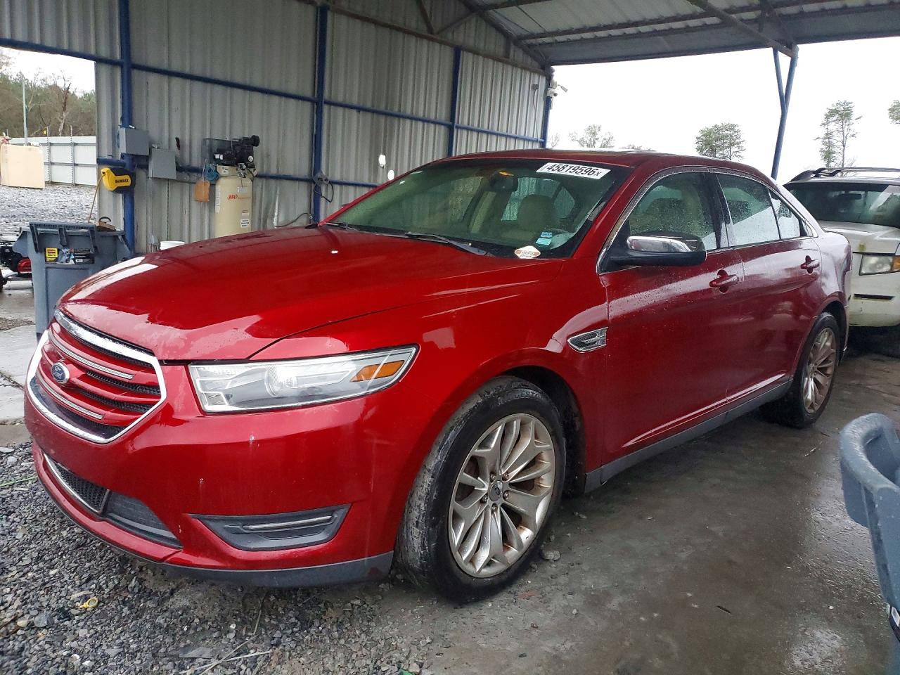 2013 Ford Taurus Красный vin: 1FAHP2F81DG112302