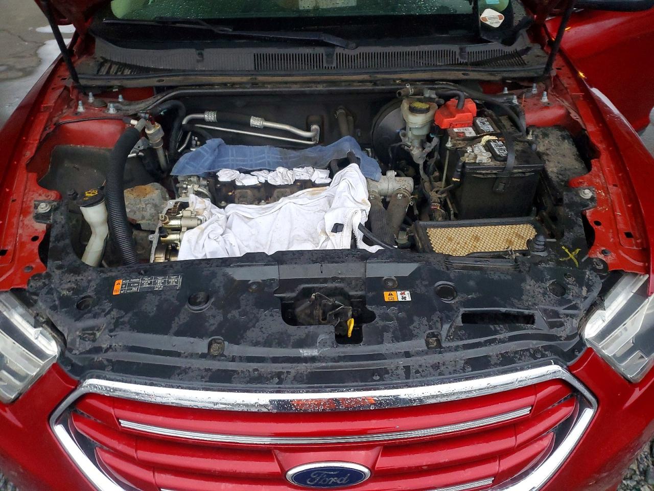 2013 Ford Taurus Красный vin: 1FAHP2F81DG112302