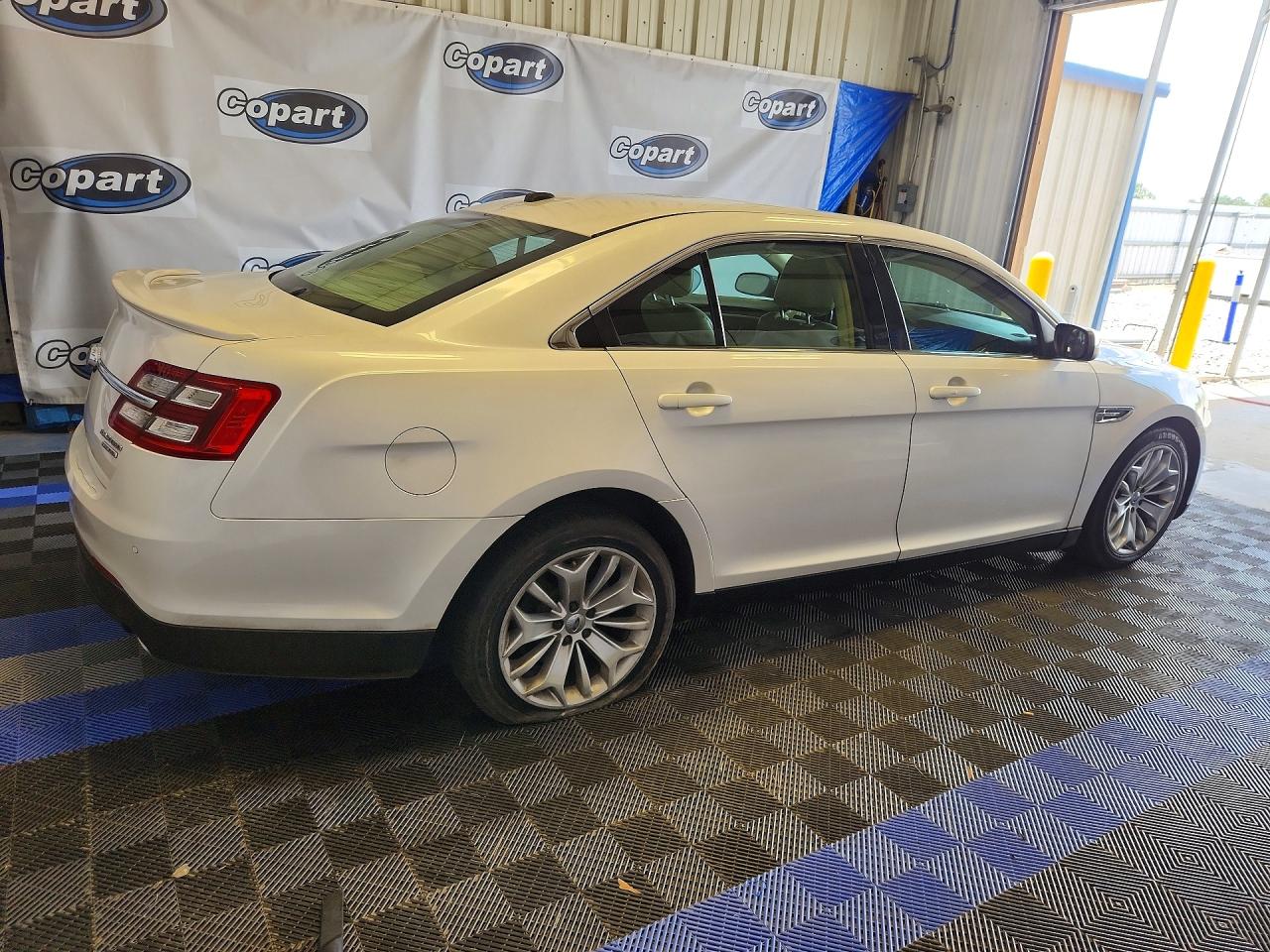 2013 Ford Taurus Limited White vin: 1FAHP2F81DG165856