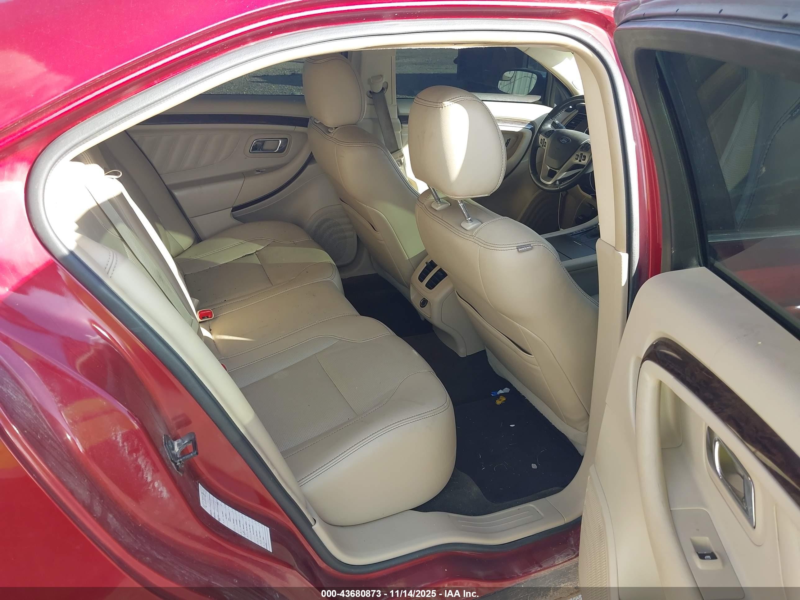 2014 Ford Taurus Limited Red vin: 1FAHP2F81EG101446