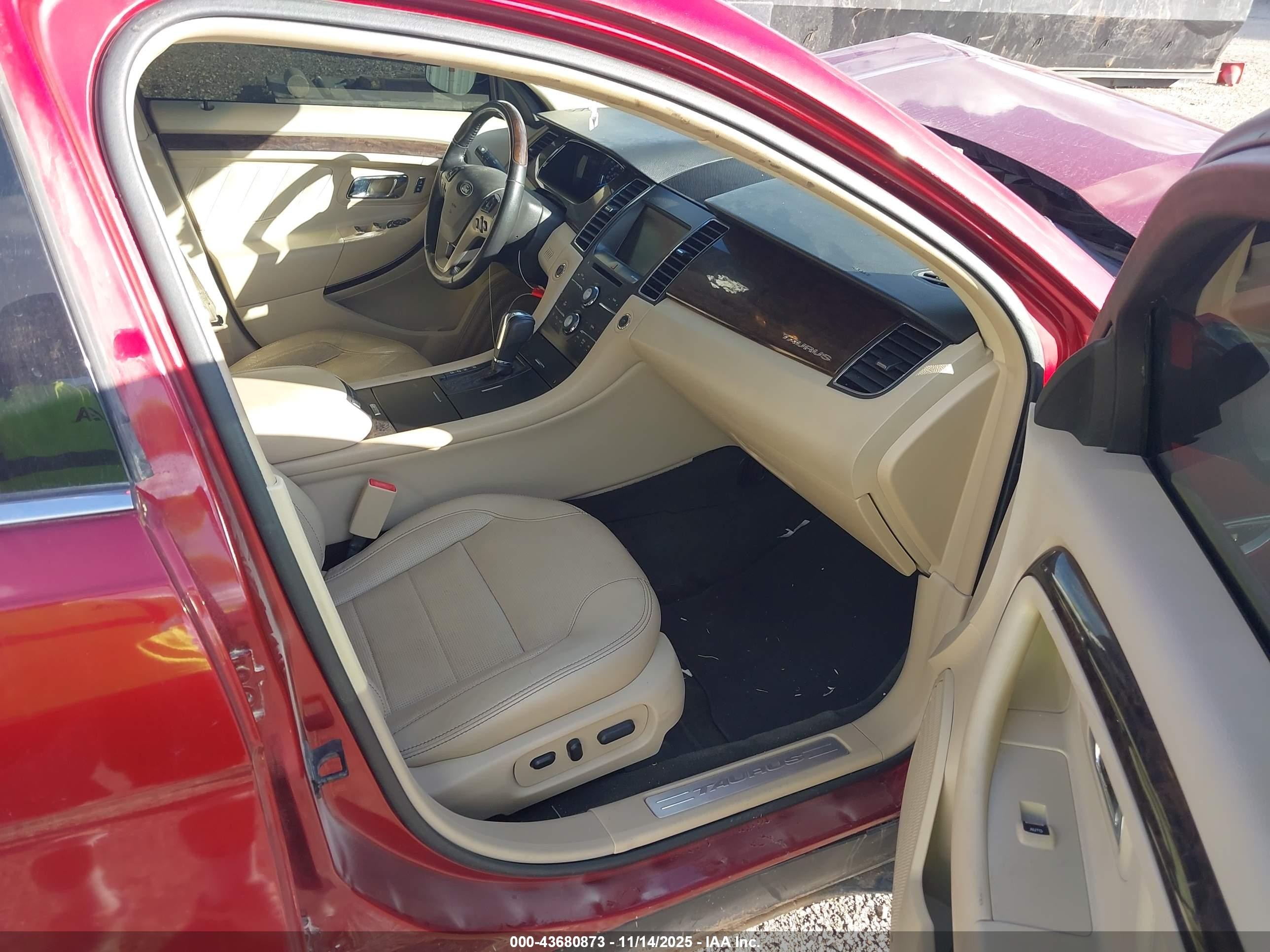 2014 Ford Taurus Limited Red vin: 1FAHP2F81EG101446