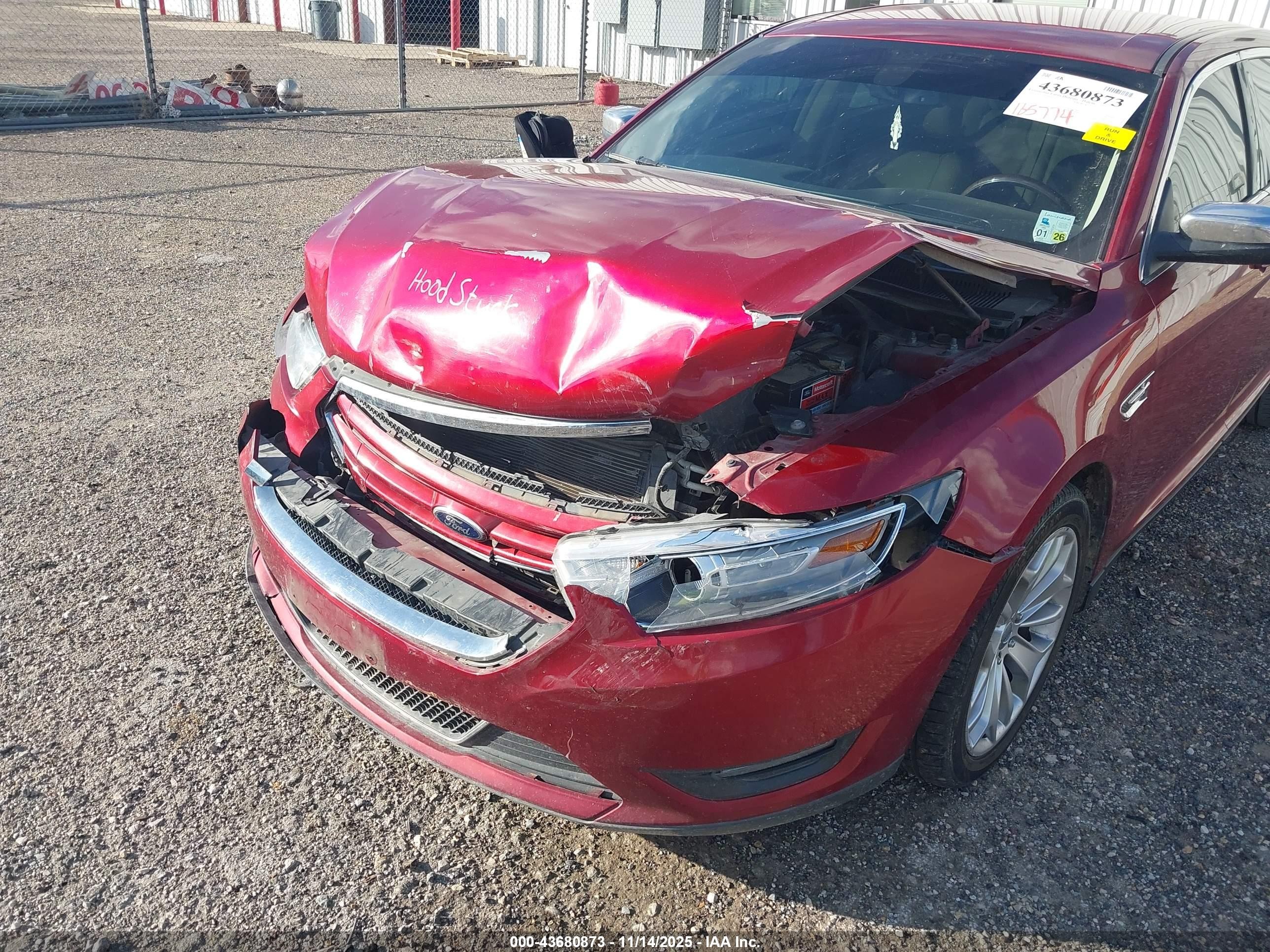 2014 Ford Taurus Limited Red vin: 1FAHP2F81EG101446