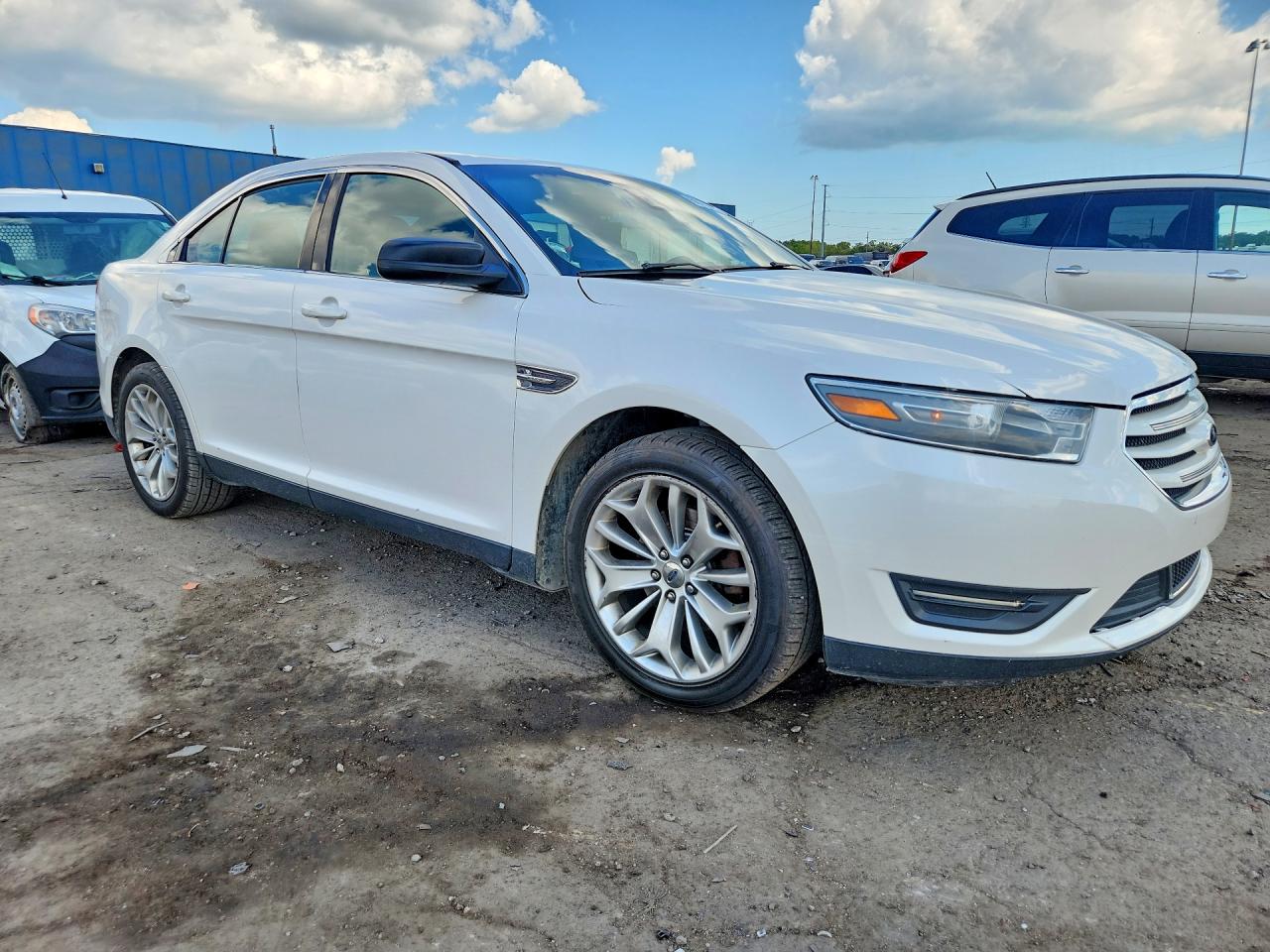 2014 Ford Taurus Limited White vin: 1FAHP2F81EG121339