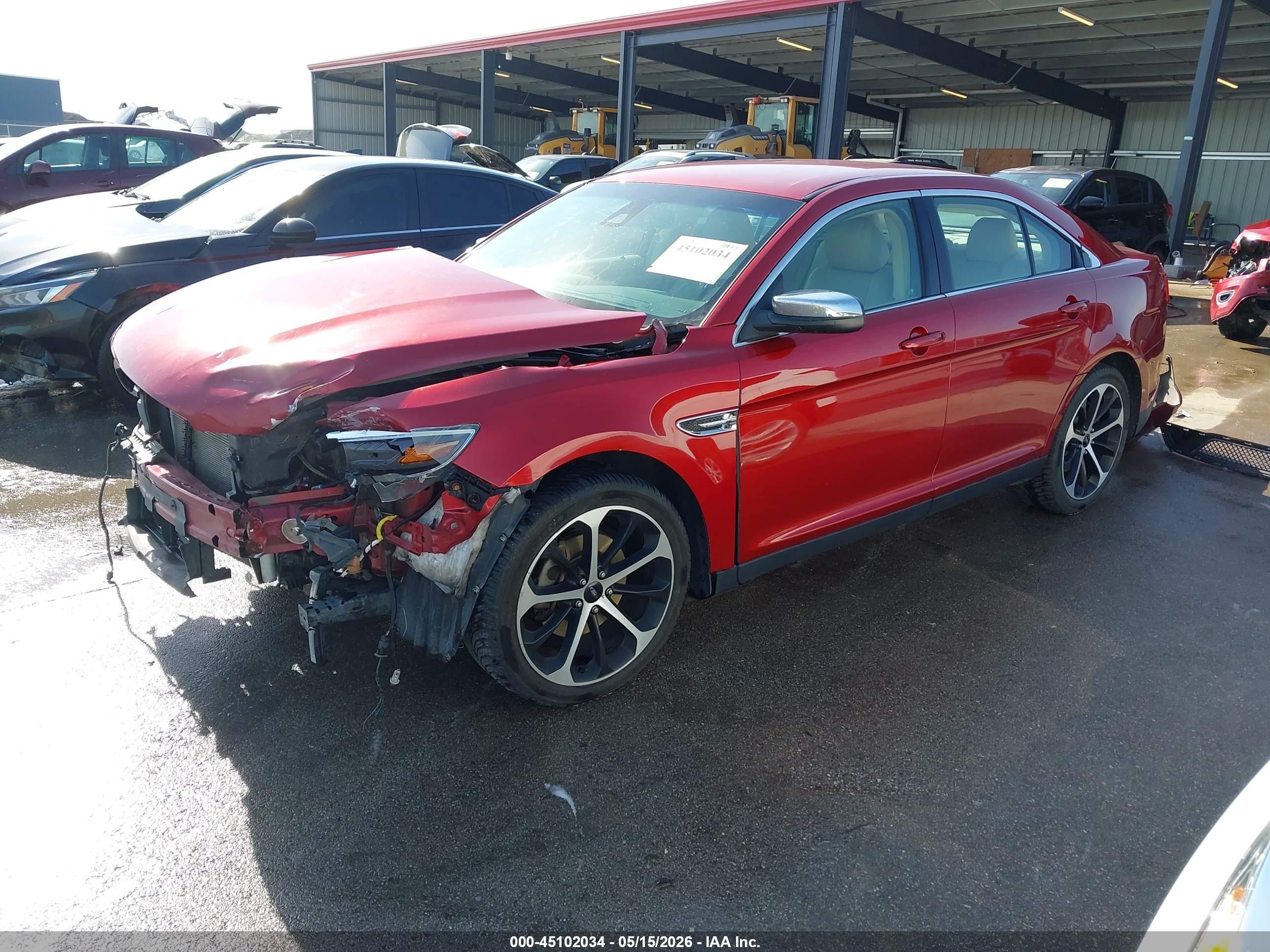 2015 Ford Taurus Limited Red vin: 1FAHP2F81FG101772