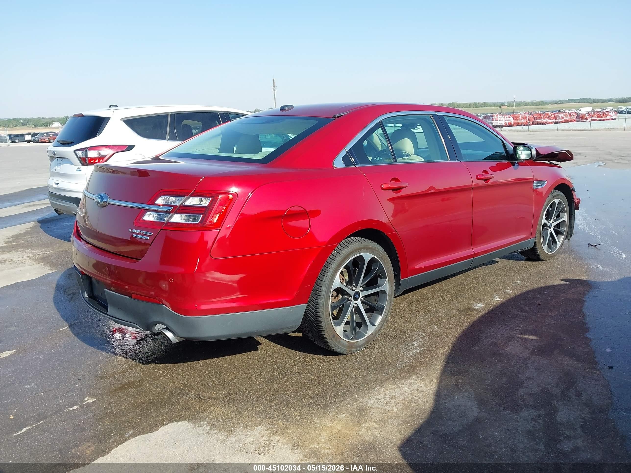 2015 Ford Taurus Limited Red vin: 1FAHP2F81FG101772