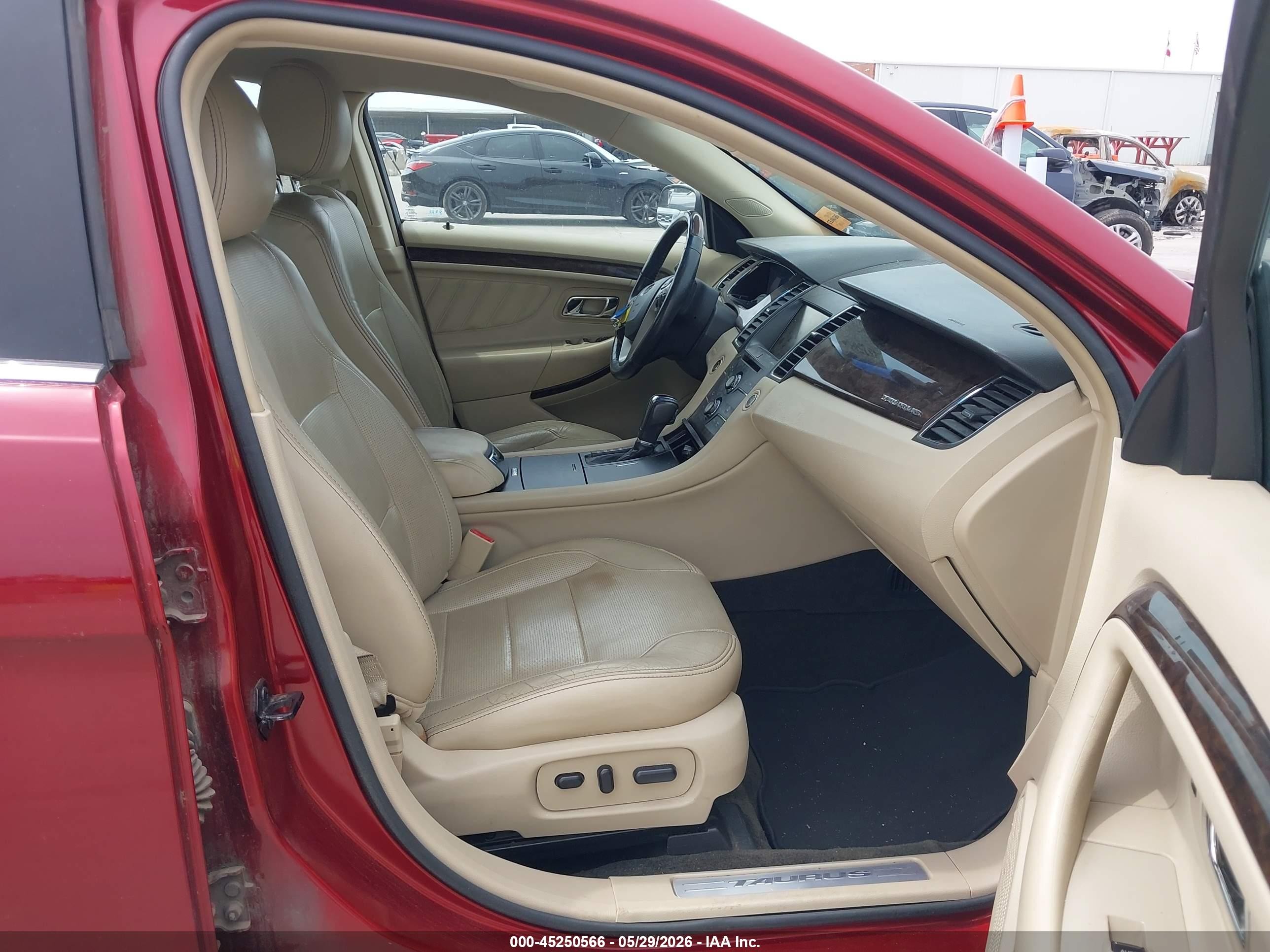 2015 Ford Taurus Limited Бордовый vin: 1FAHP2F81FG110861