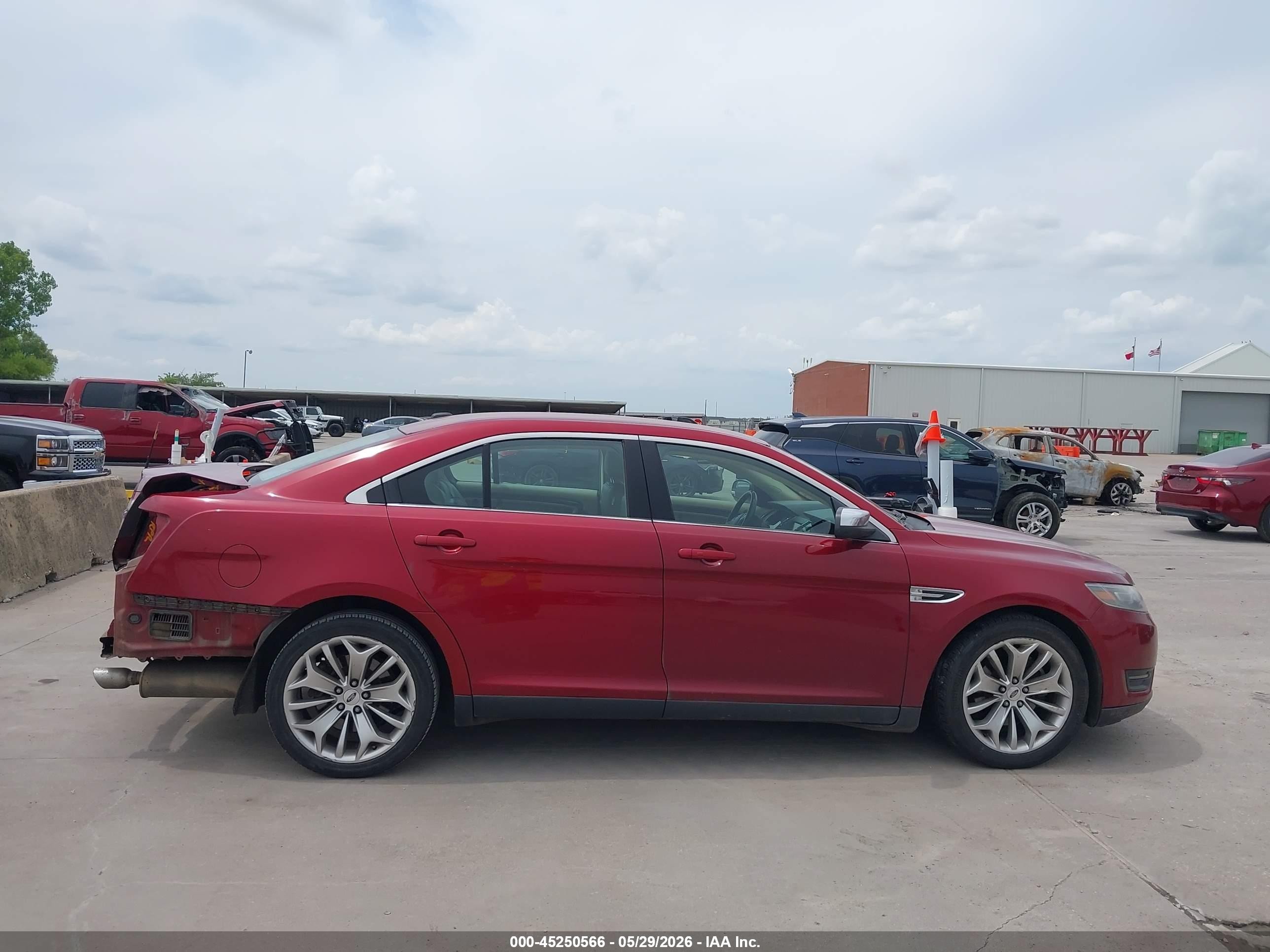 2015 Ford Taurus Limited Бордовый vin: 1FAHP2F81FG110861