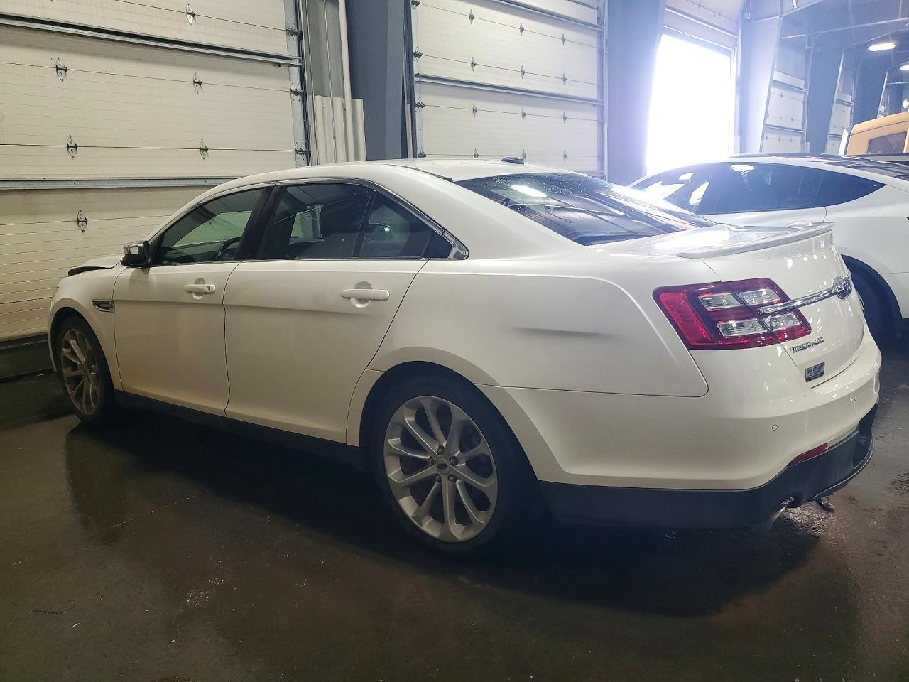 2015 Ford Taurus Limited White vin: 1FAHP2F81FG116093