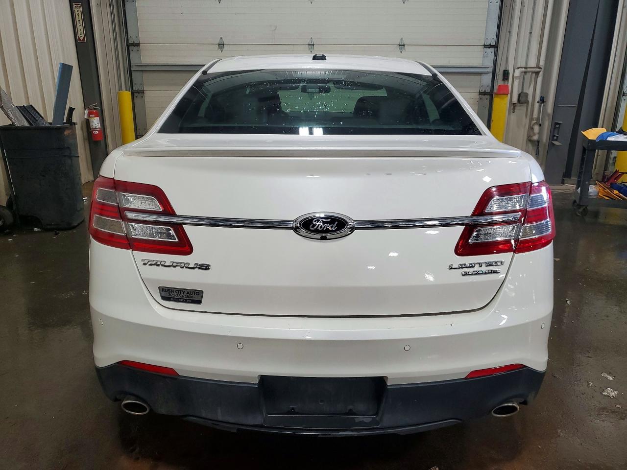 2015 Ford Taurus Limited White vin: 1FAHP2F81FG116093
