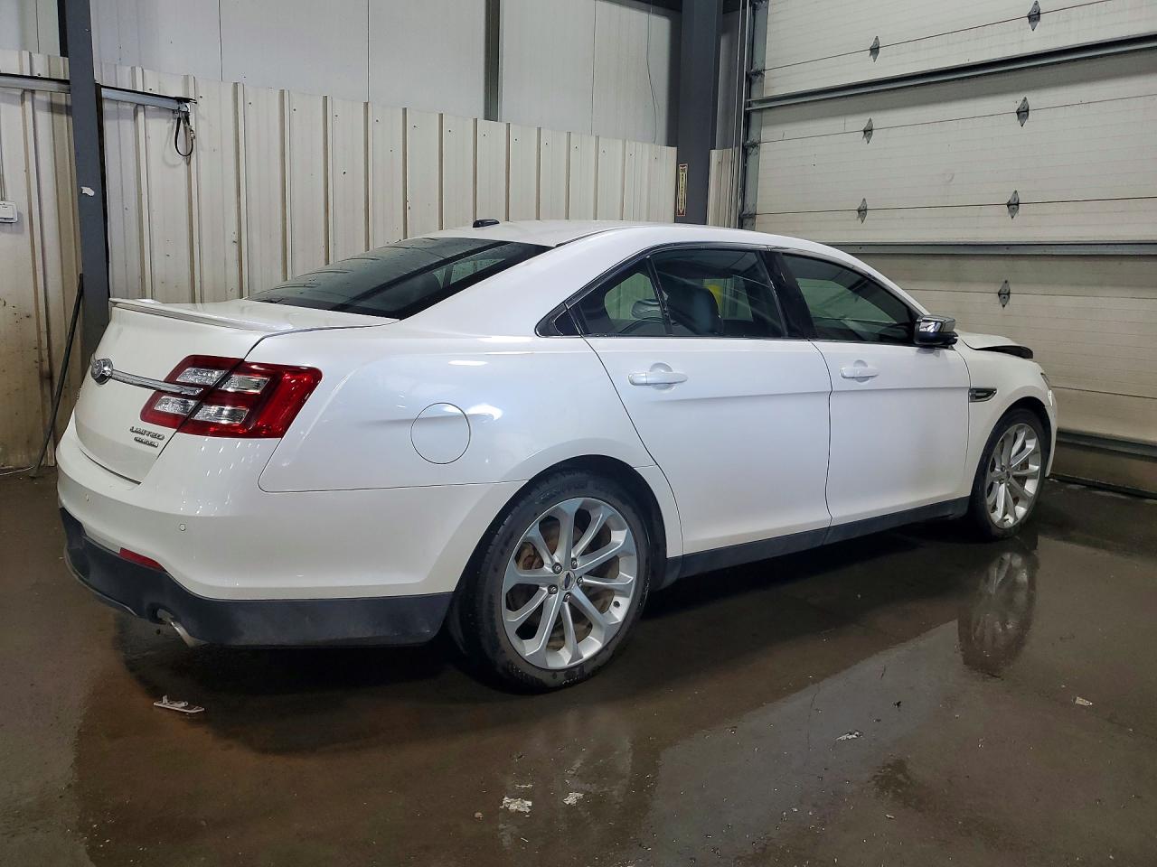 2015 Ford Taurus Limited White vin: 1FAHP2F81FG116093