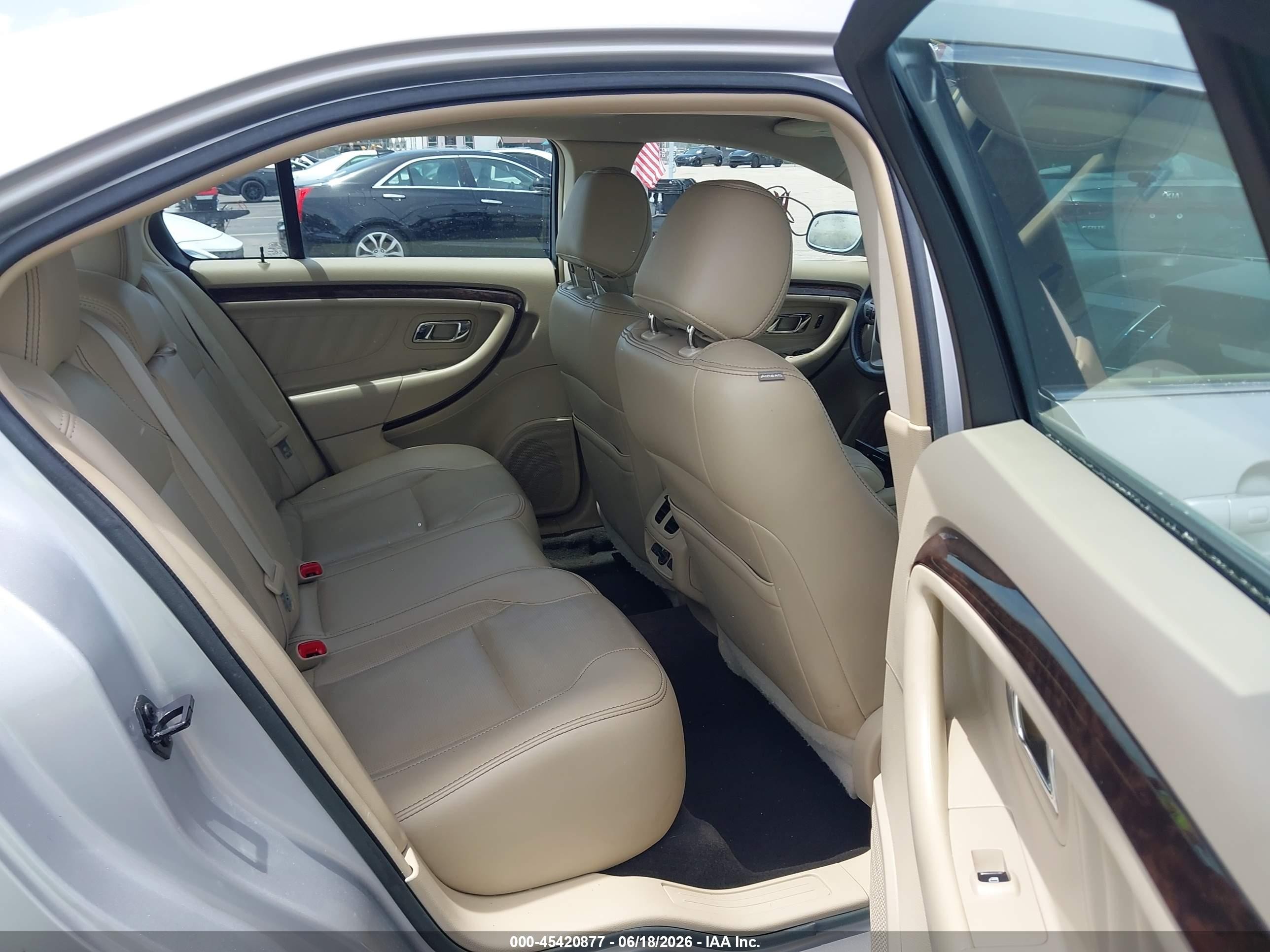 2015 Ford Taurus Limited Silver vin: 1FAHP2F81FG144282