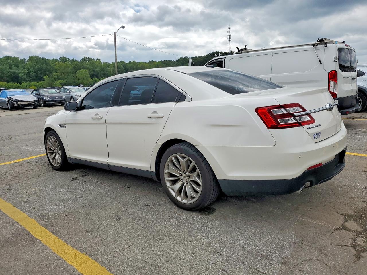 2015 Ford Taurus Limited White vin: 1FAHP2F81FG170719