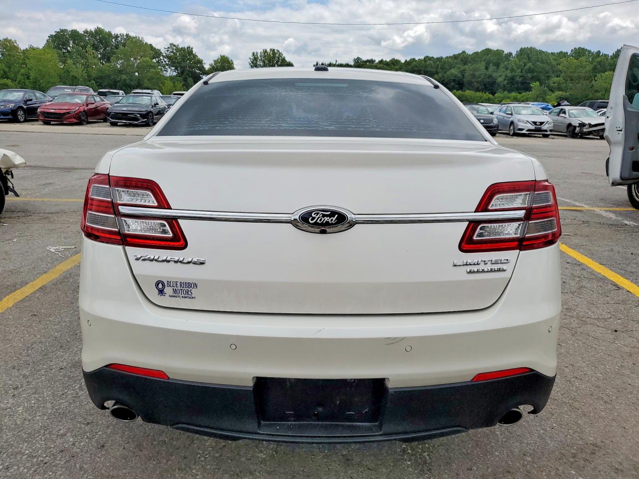 2015 Ford Taurus Limited White vin: 1FAHP2F81FG170719