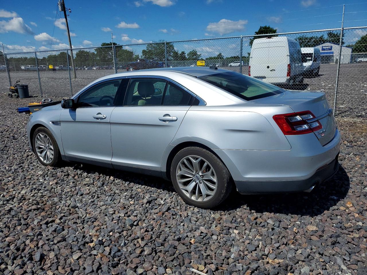 2015 Ford Taurus Limited Серебряный vin: 1FAHP2F81FG171305