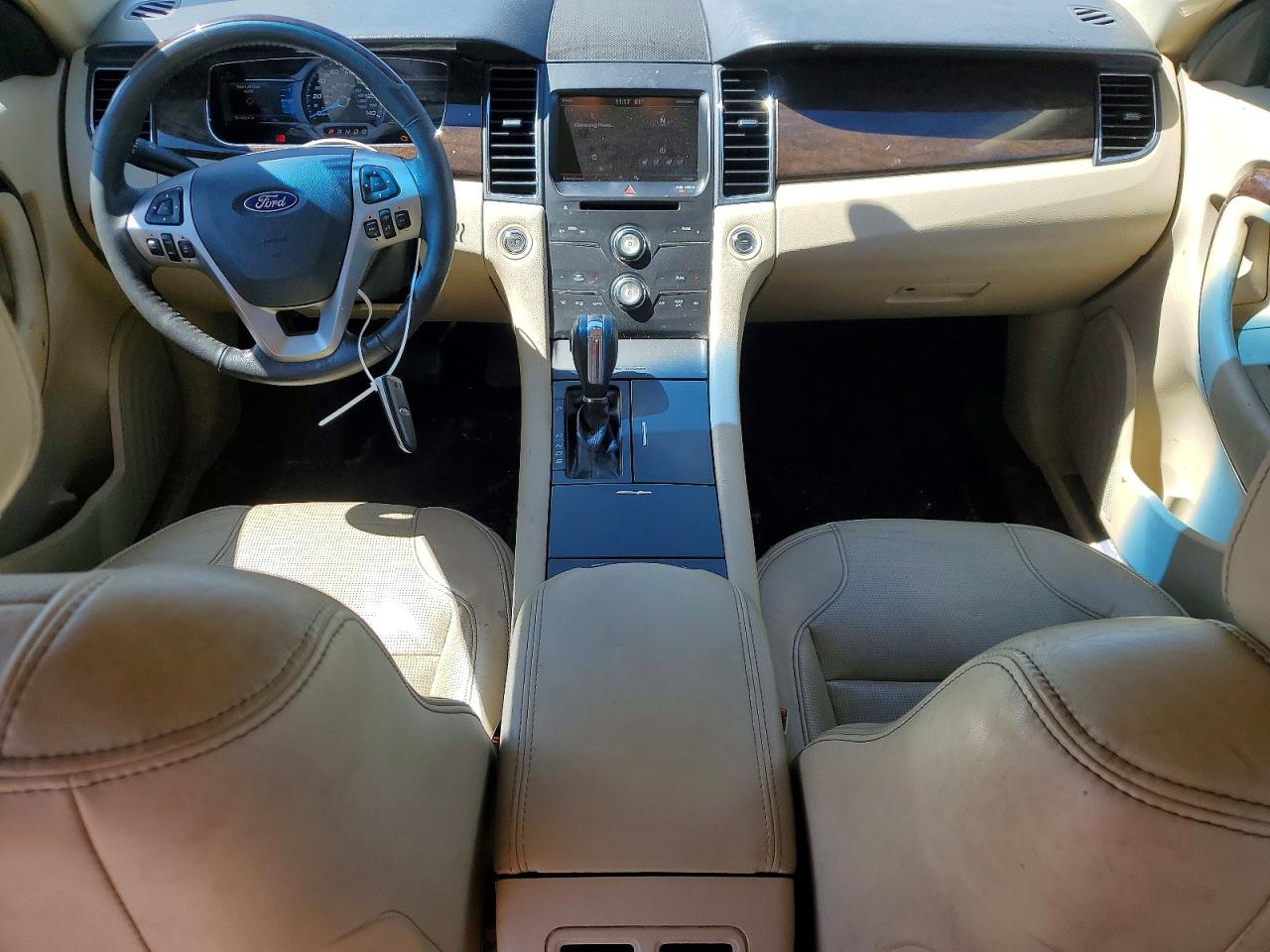 2015 Ford Taurus Limited Серебряный vin: 1FAHP2F81FG171305