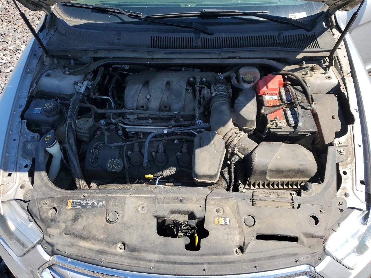 2015 Ford Taurus Limited Серебряный vin: 1FAHP2F81FG171305