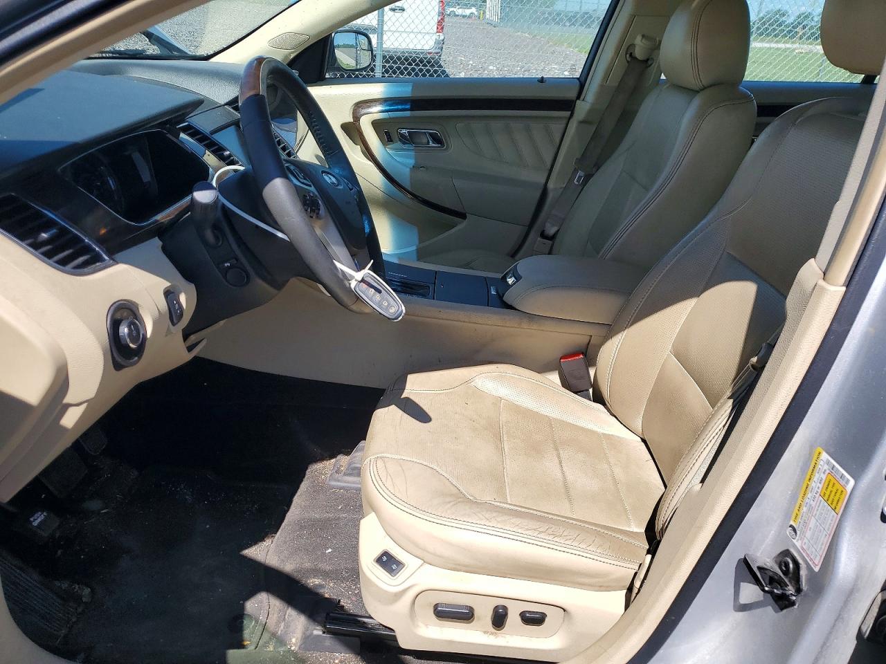 2015 Ford Taurus Limited Серебряный vin: 1FAHP2F81FG171305
