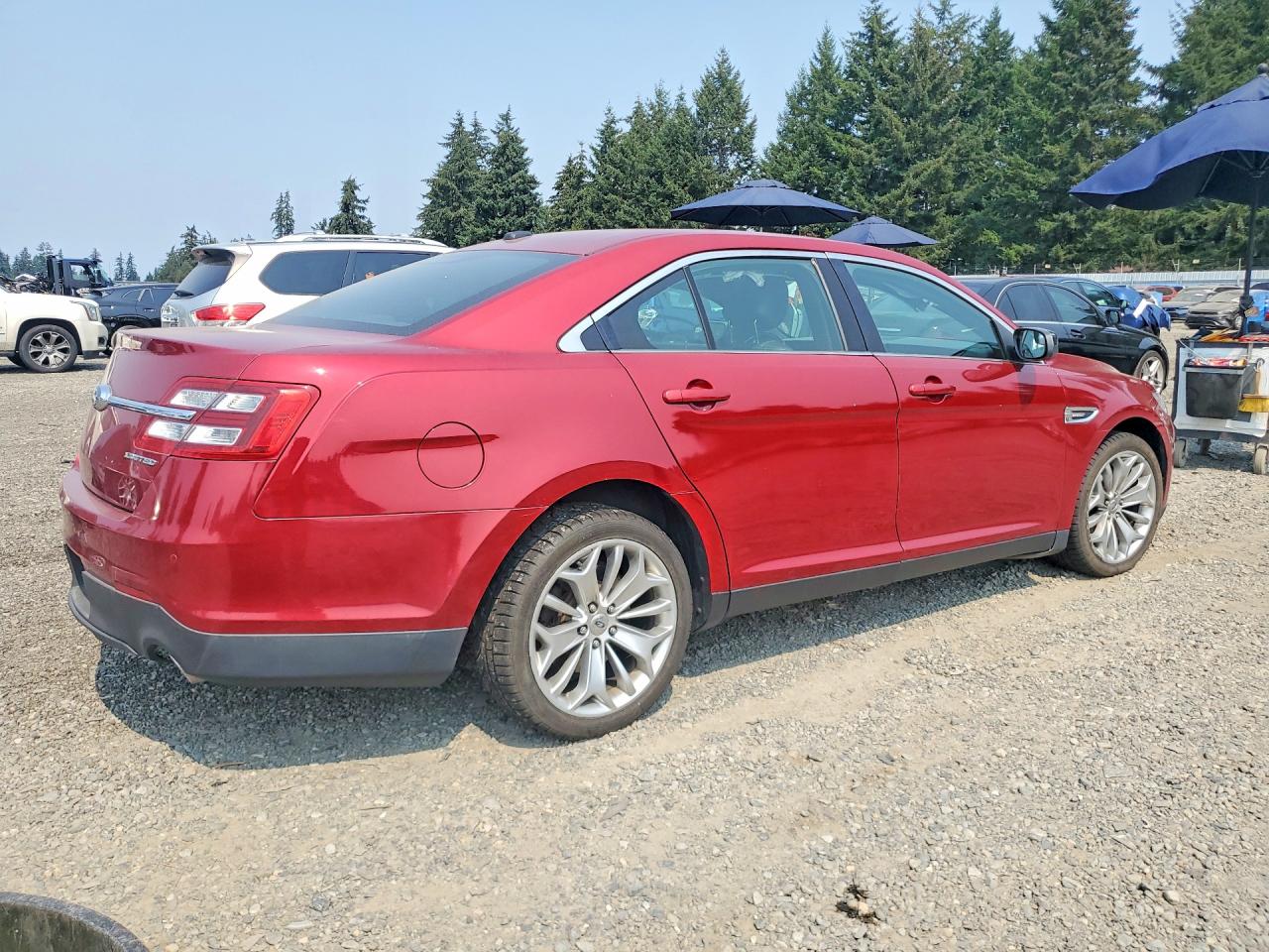 2013 Ford Taurus Limited Red vin: 1FAHP2F82DG126029