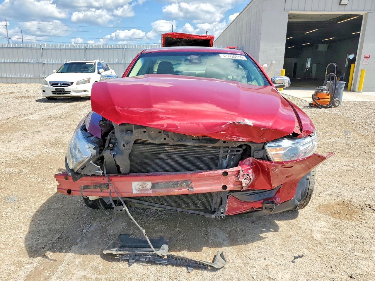 2013 Ford Taurus Limited Red vin: 1FAHP2F82DG153862