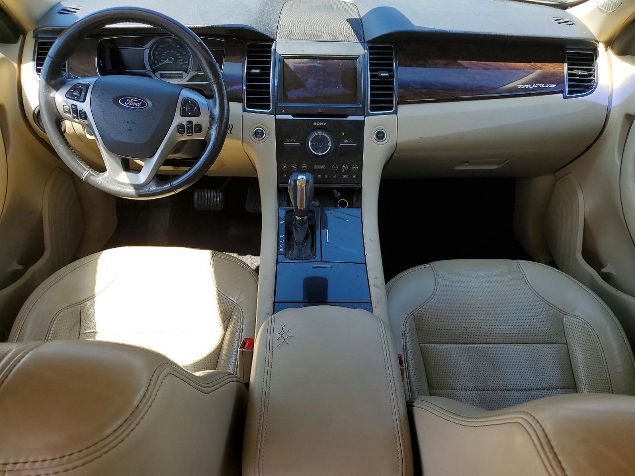 2013 Ford Taurus Limited Red vin: 1FAHP2F82DG153862