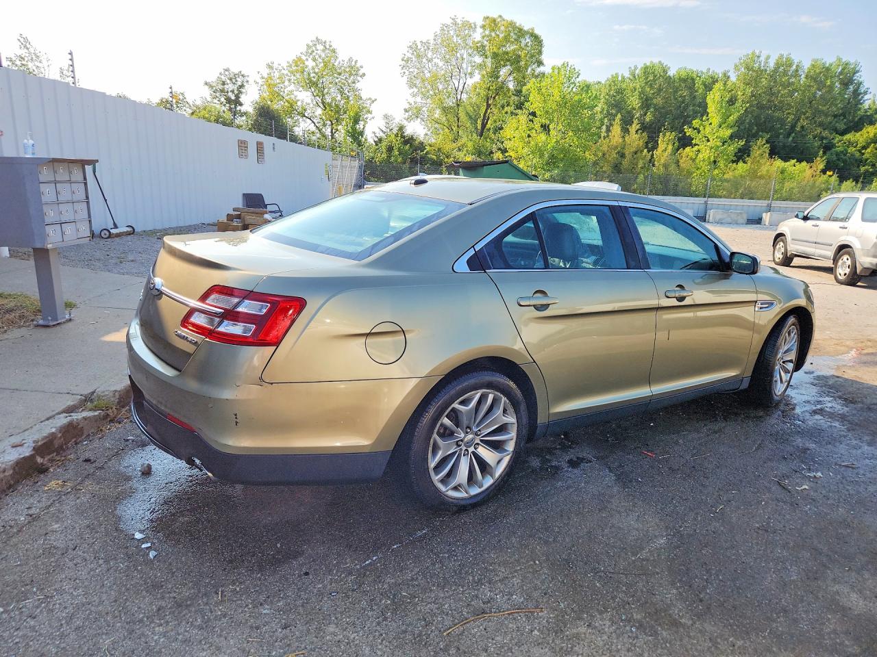 2013 Ford Taurus Limited Green vin: 1FAHP2F82DG208780