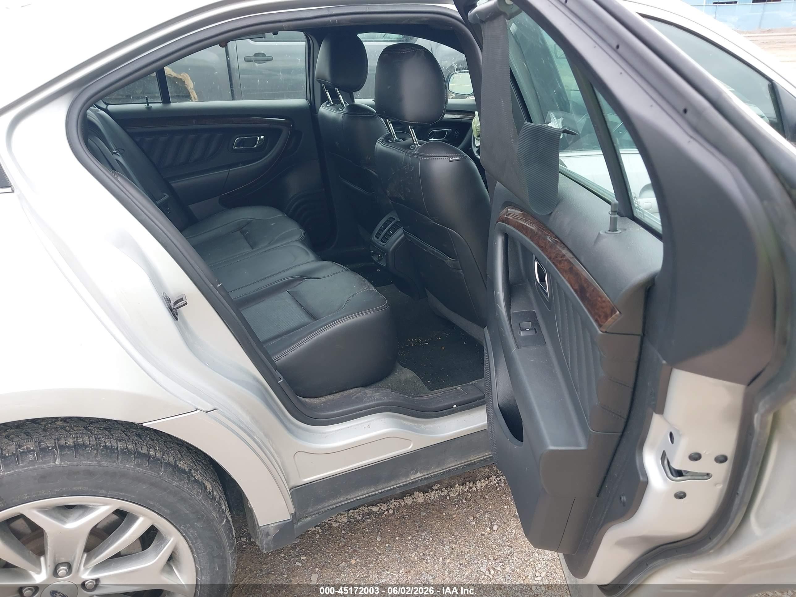 2013 Ford Taurus Limited Silver vin: 1FAHP2F82DG232920
