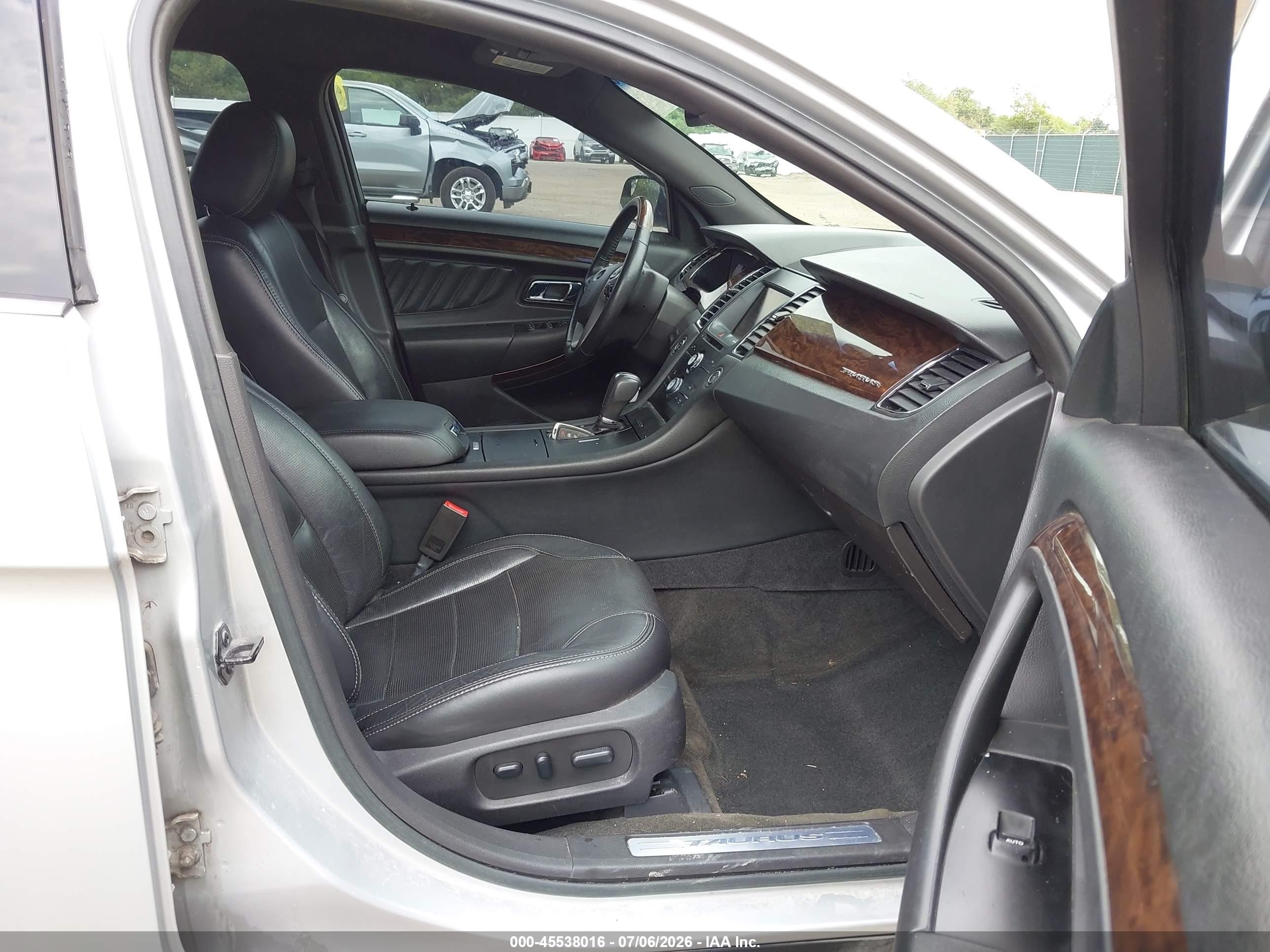 2014 Ford Taurus Limited Silver vin: 1FAHP2F82EG104775