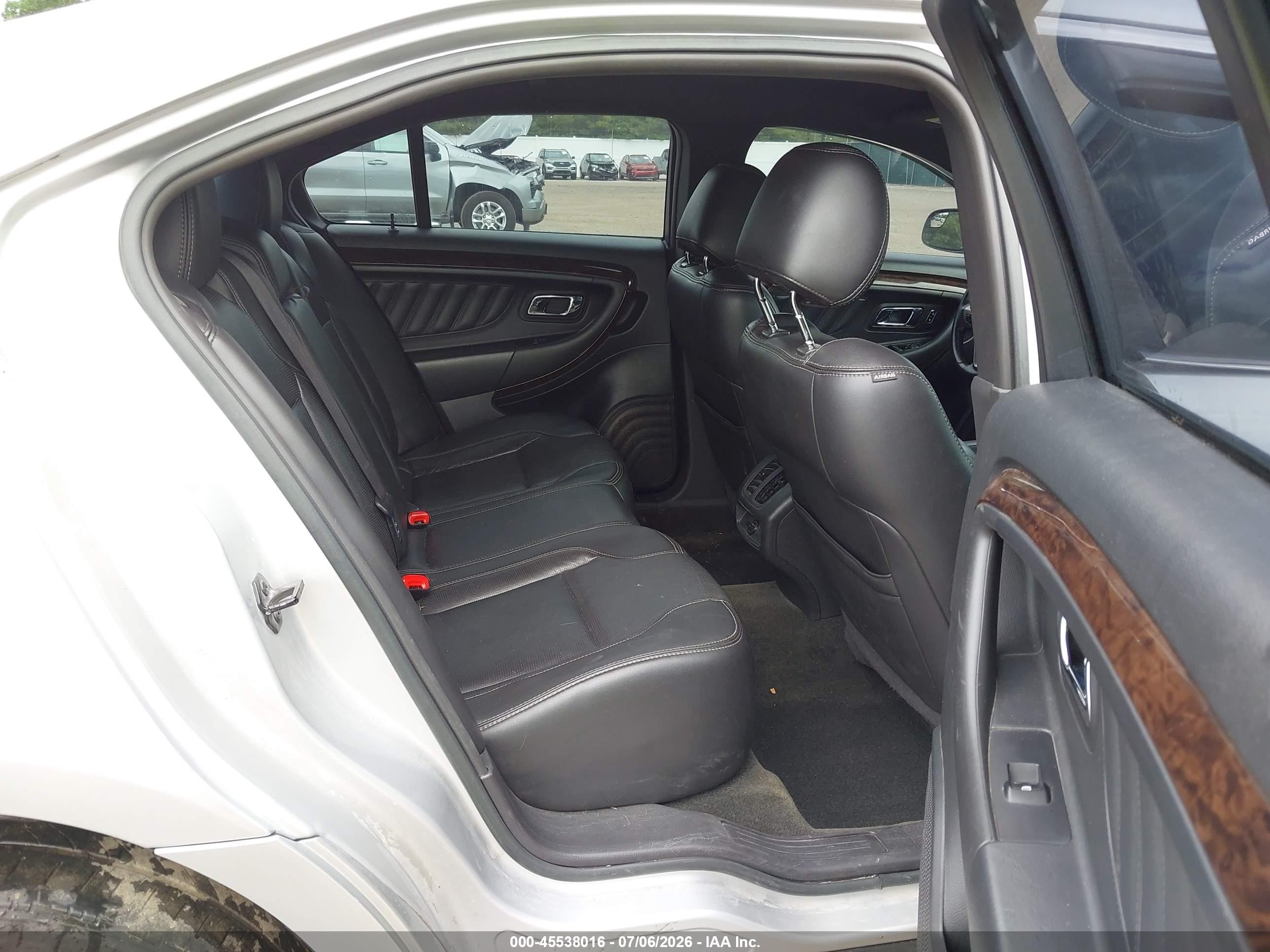 2014 Ford Taurus Limited Silver vin: 1FAHP2F82EG104775
