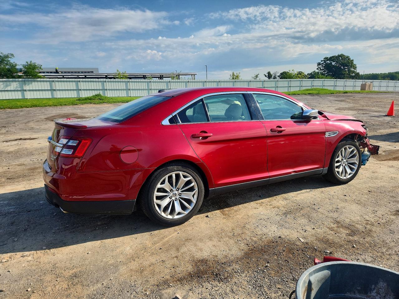 2014 Ford Taurus Limited Red vin: 1FAHP2F82EG147691