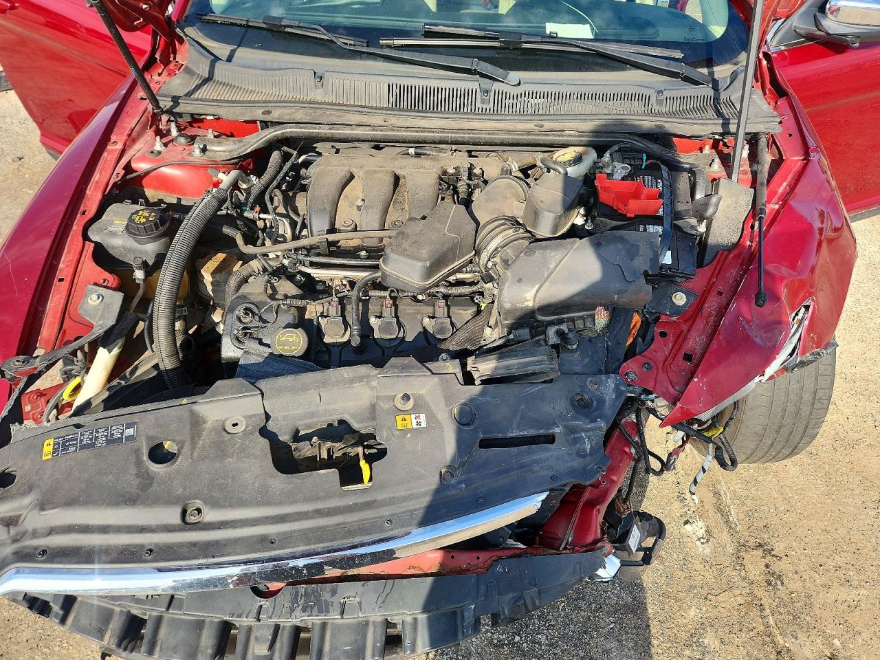 2014 Ford Taurus Limited Red vin: 1FAHP2F82EG147691