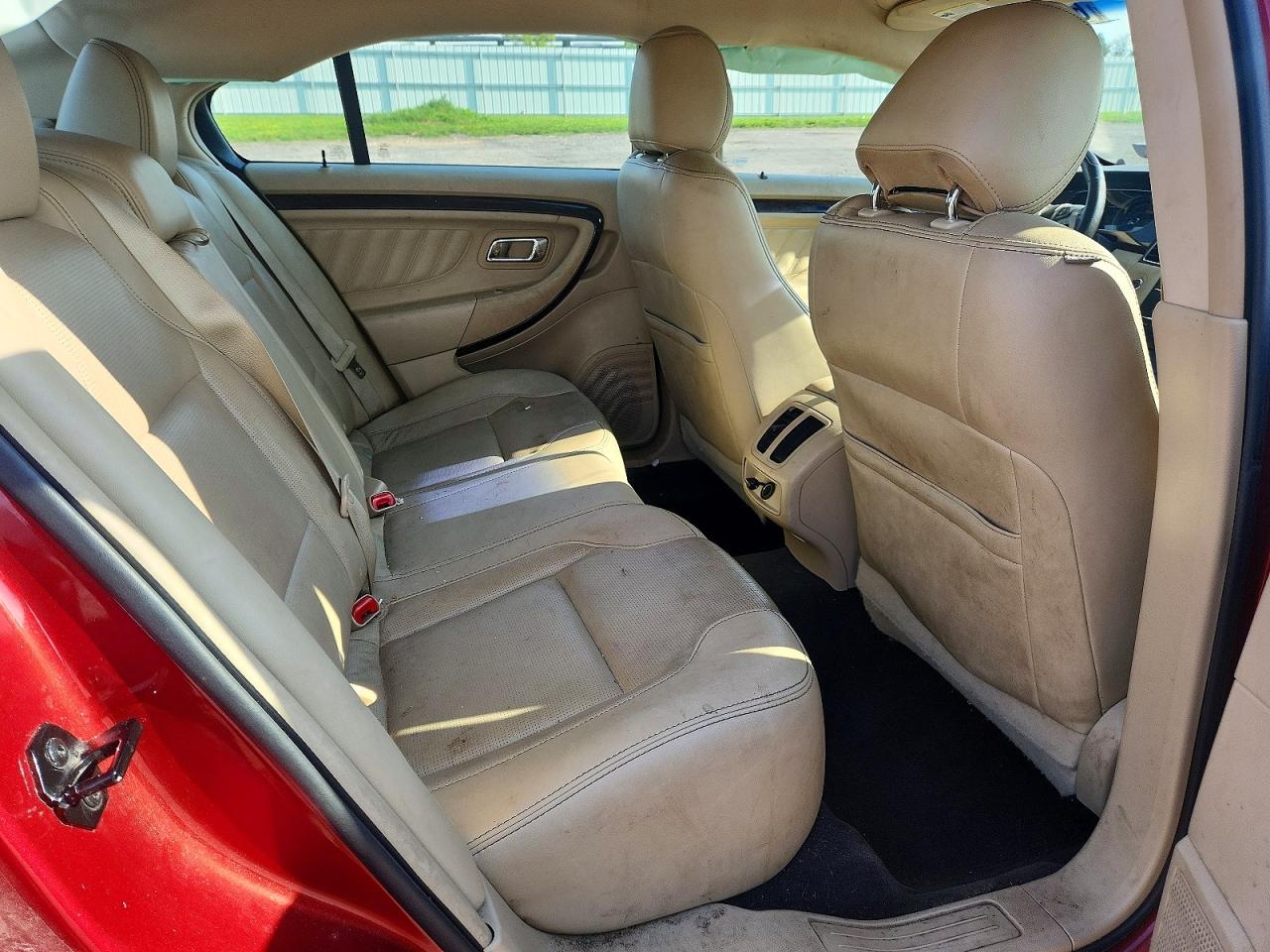 2014 Ford Taurus Limited Red vin: 1FAHP2F82EG147691
