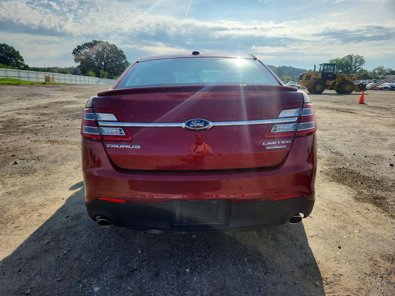 2014 Ford Taurus Limited Red vin: 1FAHP2F82EG147691