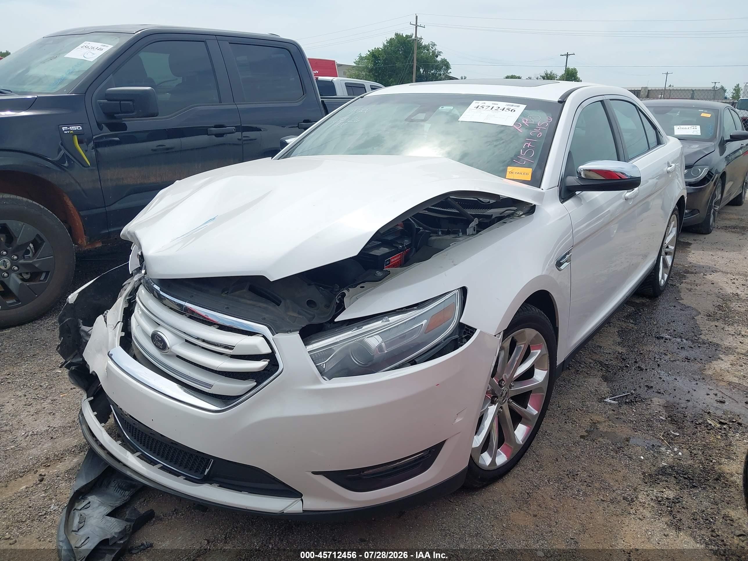 2014 Ford Taurus Limited White vin: 1FAHP2F82EG150199