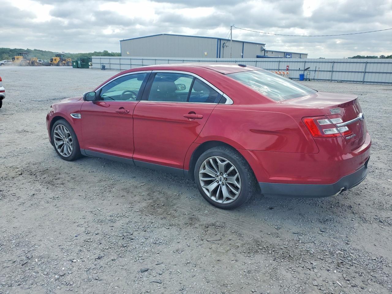 2015 Ford Taurus Limited Red vin: 1FAHP2F82FG101537
