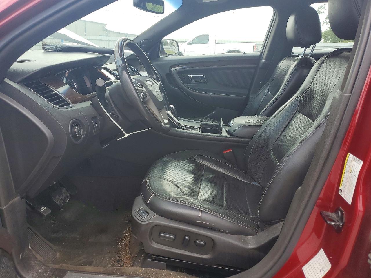 2015 Ford Taurus Limited Red vin: 1FAHP2F82FG101537