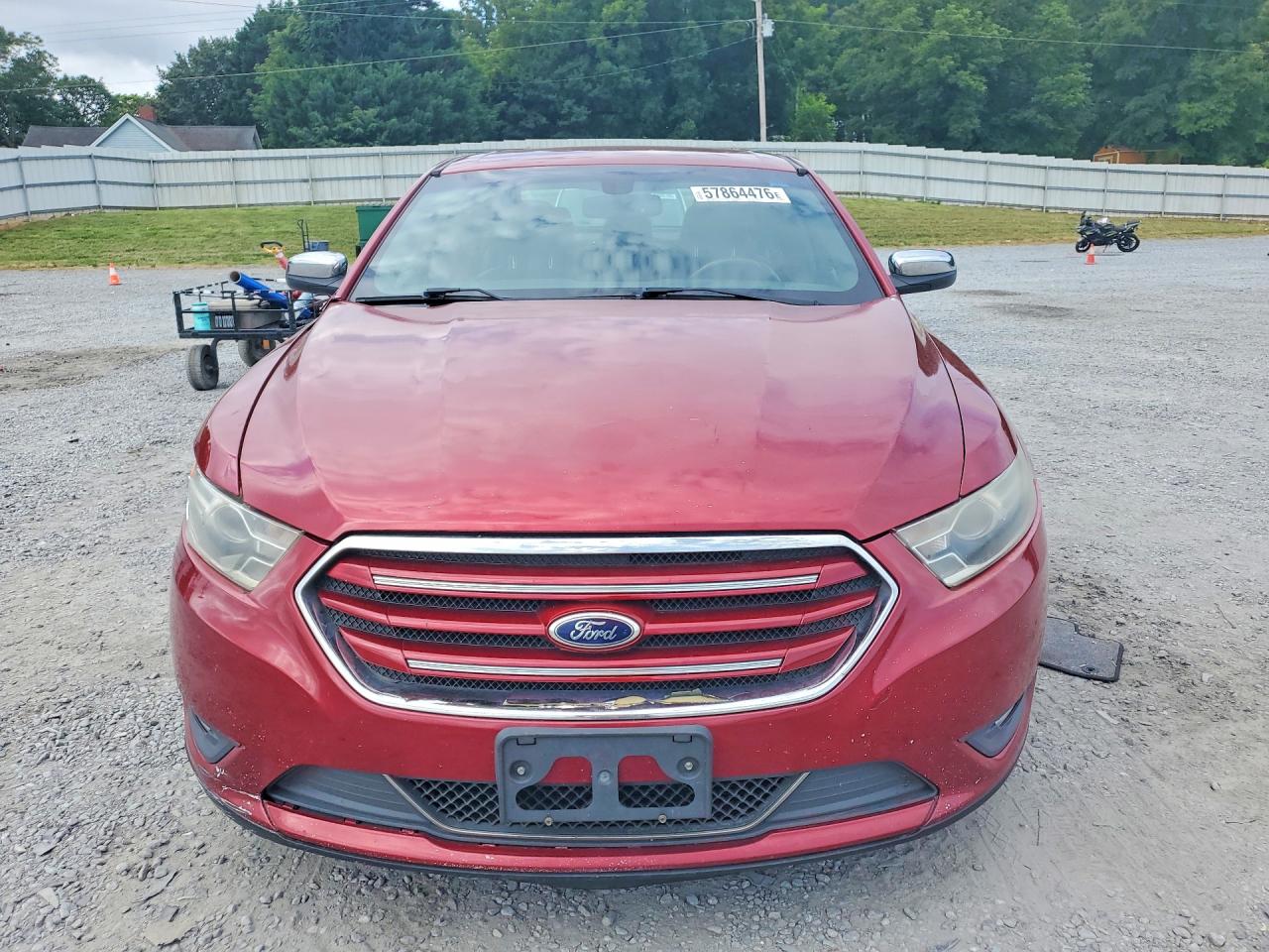 2015 Ford Taurus Limited Red vin: 1FAHP2F82FG101537