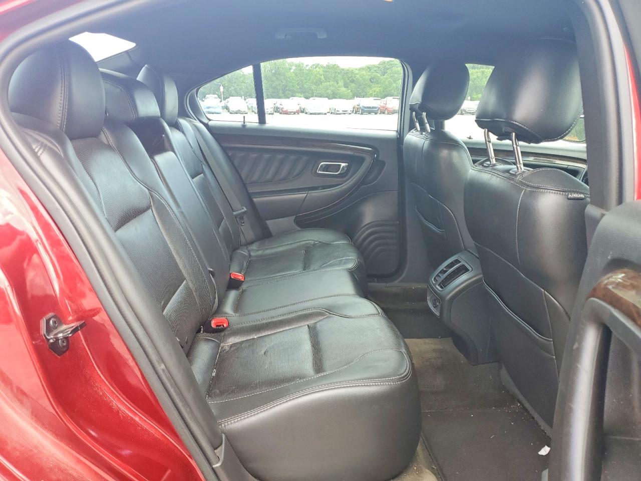 2015 Ford Taurus Limited Red vin: 1FAHP2F82FG101537